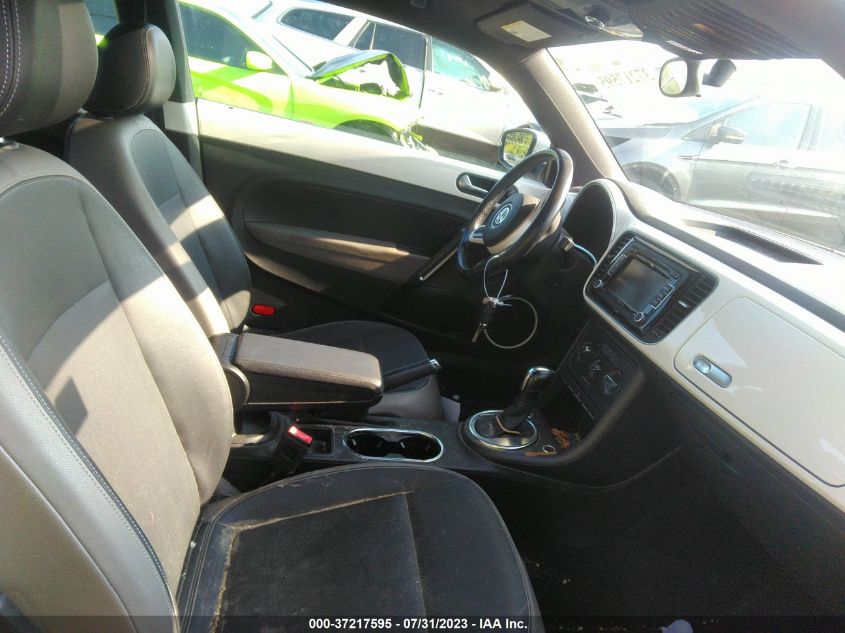 2013 VOLKSWAGEN BEETLE COUPE 2.5L W/SUN - 3VWJX7AT3DM676380