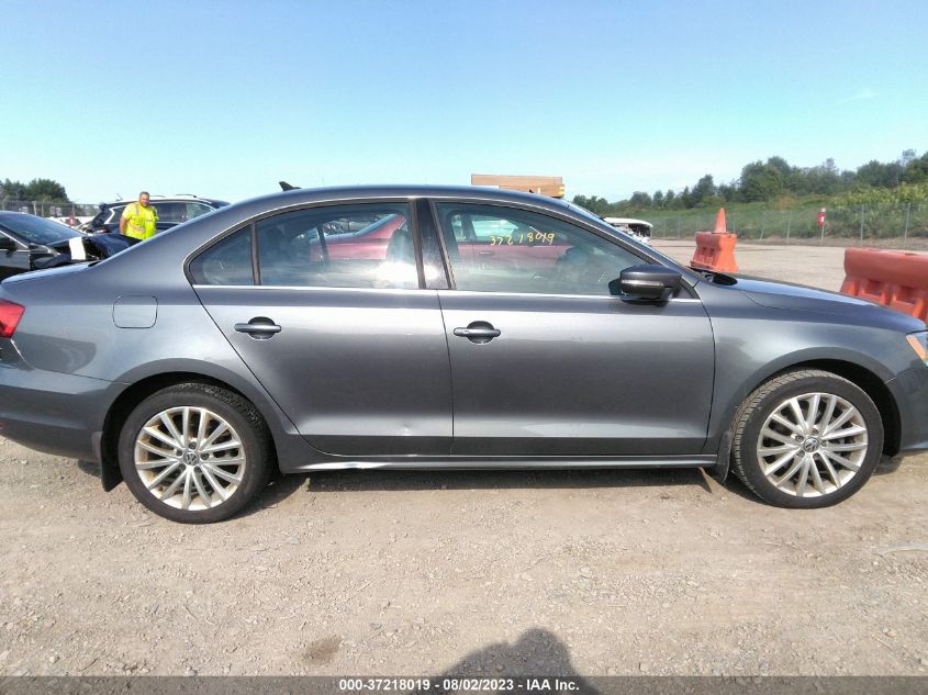 2015 VOLKSWAGEN JETTA SEDAN 1.8T SE - 3VWD17AJXFM219579