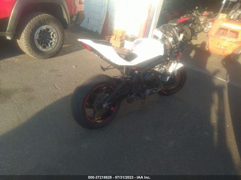 2020 SUZUKI GSX-R1000 - JS1DM11B2L7100005