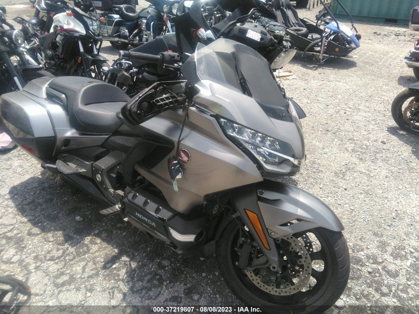 JH2SC7942JK000688 HONDA GL1800 B 2018