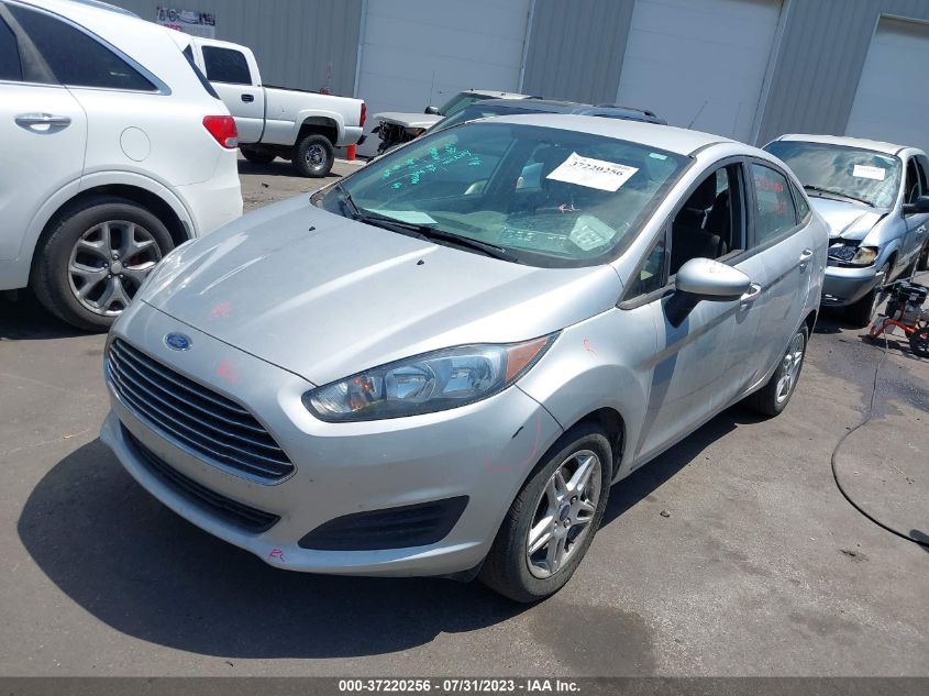 3FADP4BJ8KM141396 Ford Fiesta SE 2