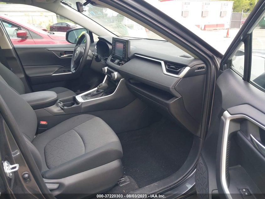 VIN 2T3P1RFV6MC174600 2021 TOYOTA RAV4 XLE