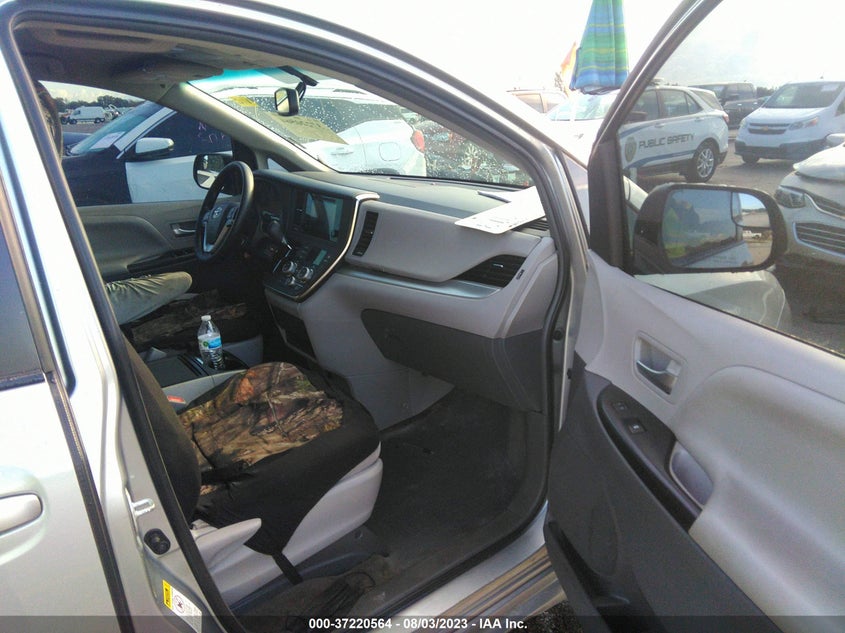 VIN 5TDKZ3DC2HS898730 2017 TOYOTA SIENNA LE