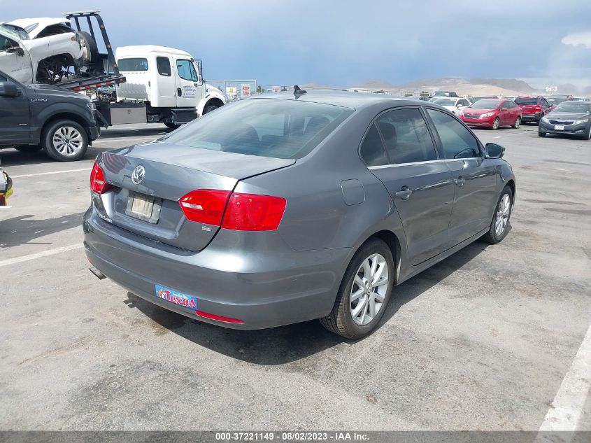 2014 VOLKSWAGEN JETTA SEDAN SE W/CONNECTIVITY - 3VWD07AJ4EM240445