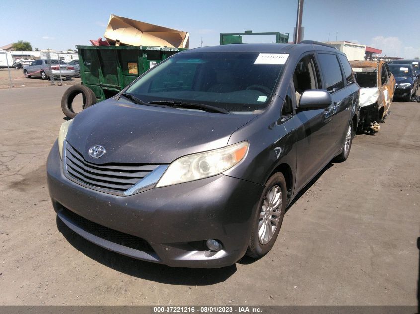 5TDYK3DC0BS116978 2011 TOYOTA SIENNA - Image 2