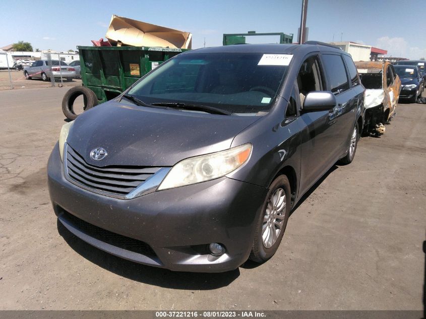 5TDYK3DC0BS116978 2011 TOYOTA SIENNA, photo no. 2