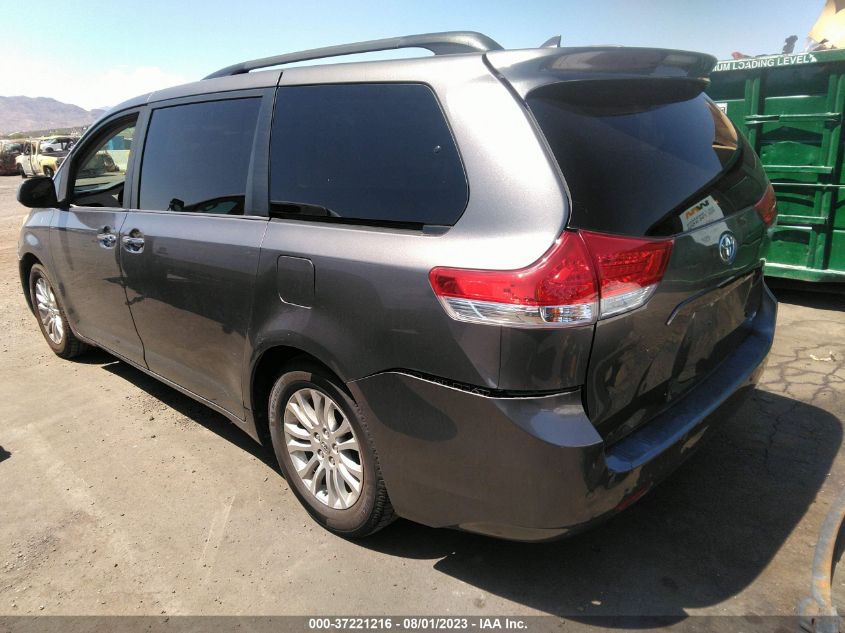 5TDYK3DC0BS116978 2011 TOYOTA SIENNA, photo no. 3