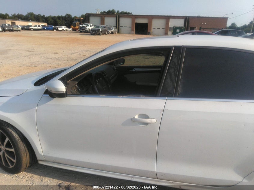 VIN 3VWDB7AJ1HM375140 2017 VOLKSWAGEN JETTA SE