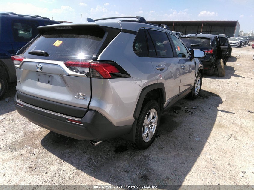VIN 4T3RWRFVXMU041301 2021 TOYOTA RAV4 XLE