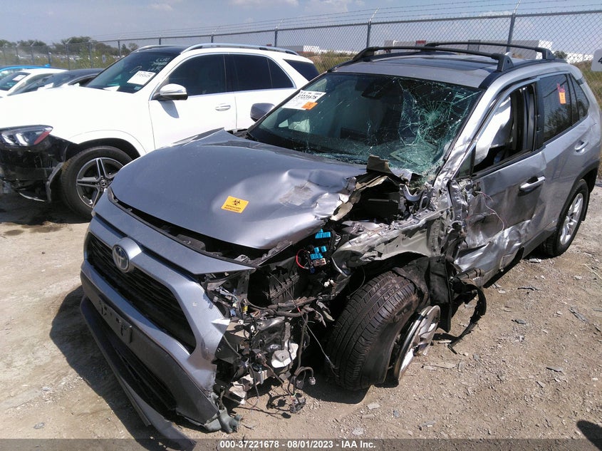 VIN 4T3RWRFVXMU041301 2021 TOYOTA RAV4 XLE