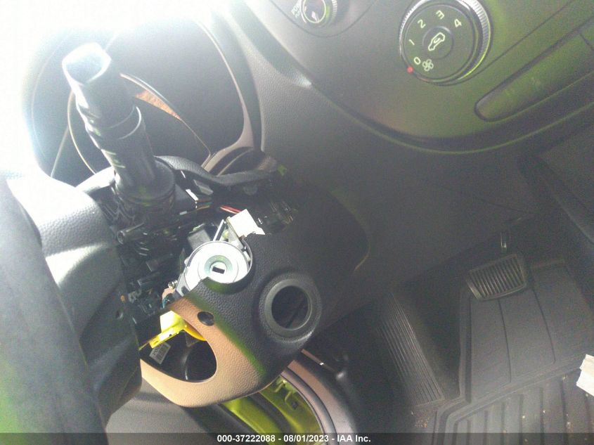 2015 KIA SOUL + - KNDJP3A54F7783805