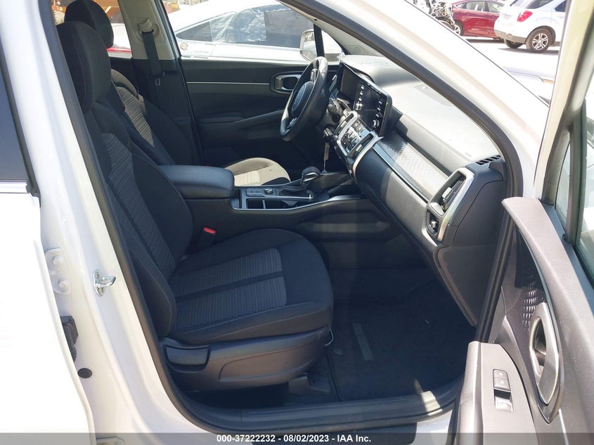 VIN 5XYRGDLC5NG105215 2022 KIA SORENTO LX