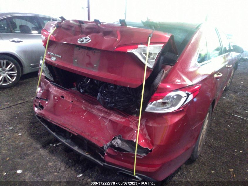 2015 HYUNDAI SONATA 2.4L SE - 5NPE24AF7FH183208