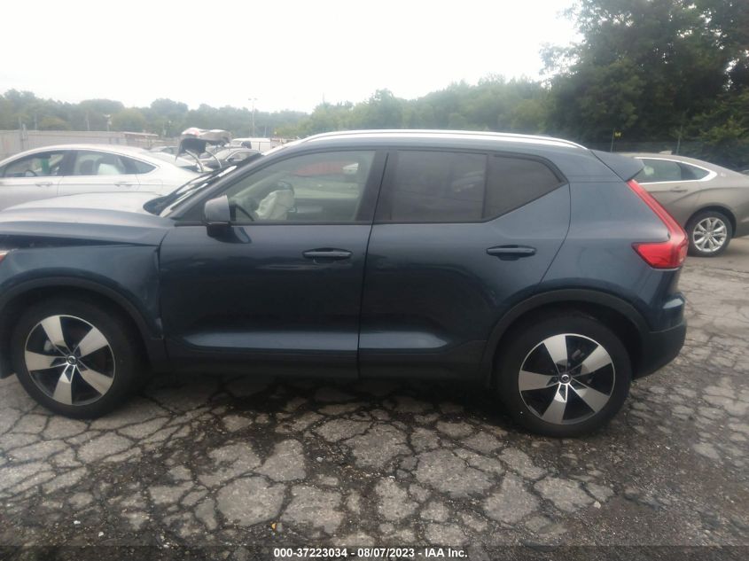 2021 VOLVO XC40 MOMENTUM YV4162UK1M2457370