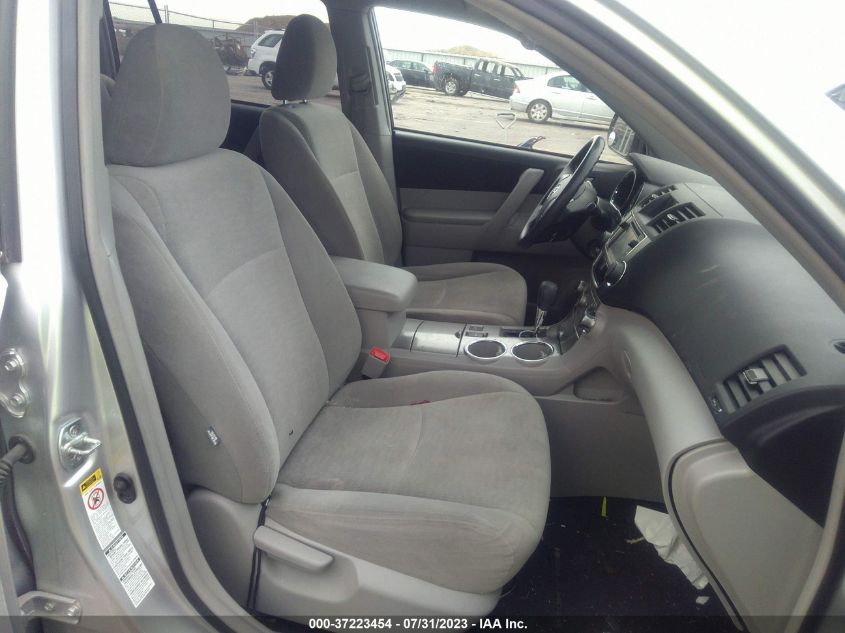 2013 TOYOTA HIGHLANDER PLUS/SE - 5TDBK3EH3DS182833