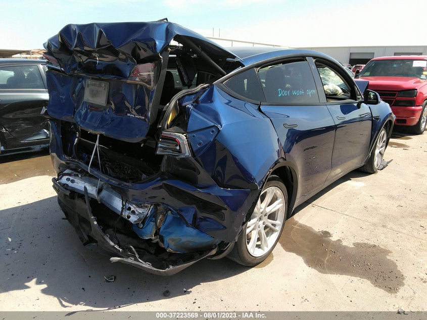 VIN 7SAYGAEE8NF313477 2022 TESLA MODEL Y