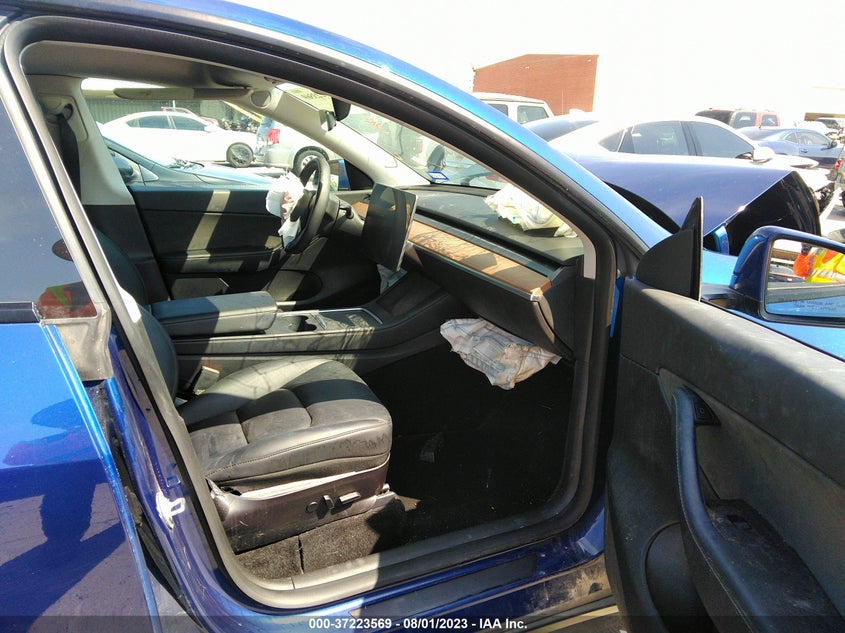 VIN 7SAYGAEE8NF313477 2022 TESLA MODEL Y