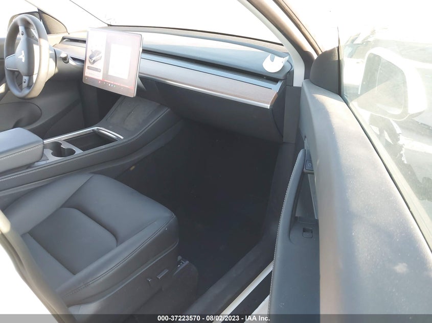VIN 7SAYGDEE1NF447359 2022 TESLA MODEL Y LONG RANGE