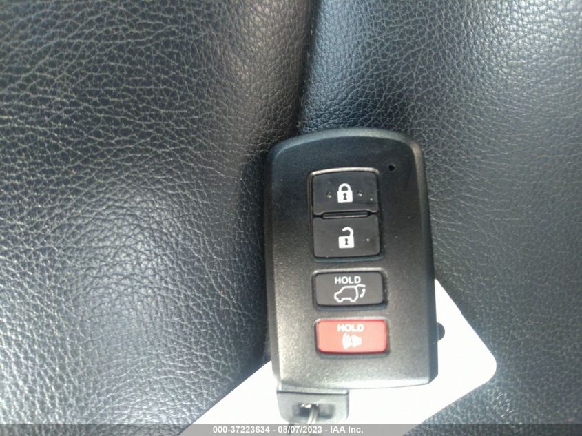2016 TOYOTA RAV4 SE - JTMJFREV7GJ070899