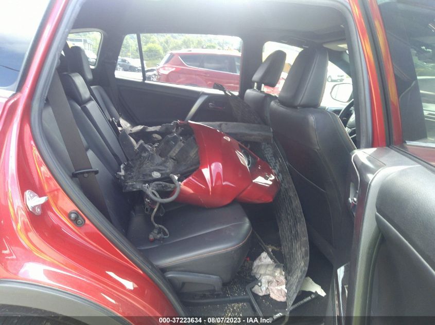 2016 TOYOTA RAV4 SE - JTMJFREV7GJ070899