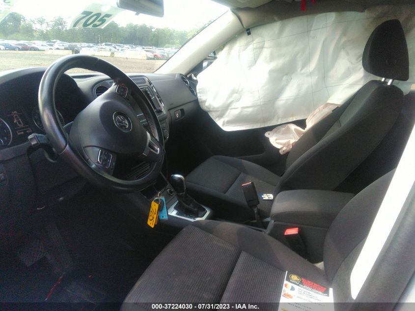 2018 VOLKSWAGEN TIGUAN LIMITED WVGBV7AX2JK005670