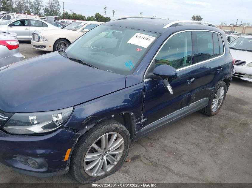 2013 VOLKSWAGEN TIGUAN SE W/SUNROOF & NAV - WVGAV7AX4DW526303