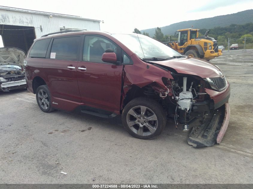 5TDXK3DCXES456588 2014 TOYOTA SIENNA, photo no. 1