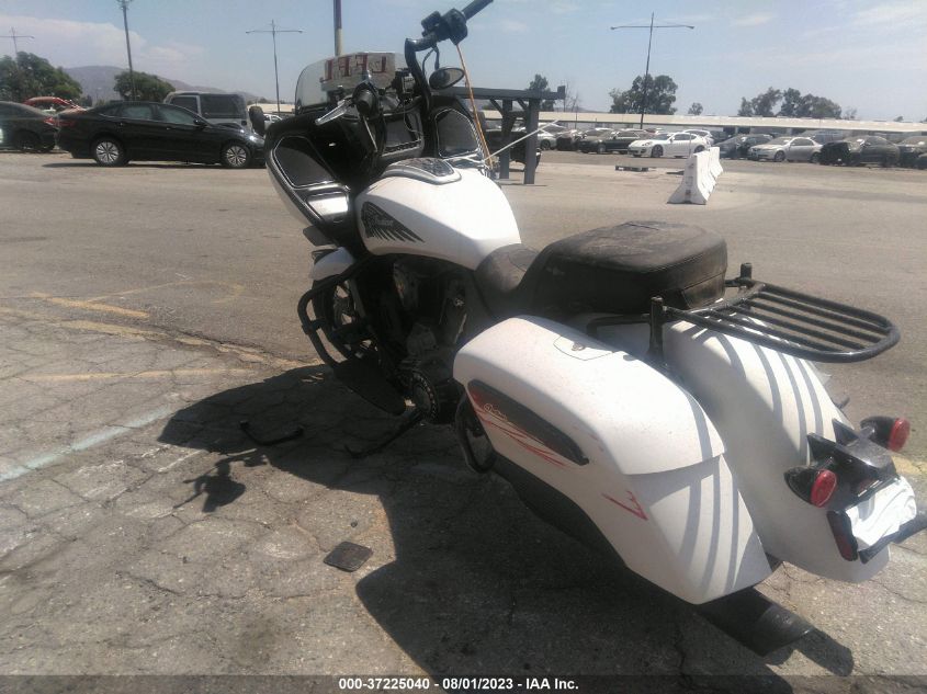 2020 INDIAN MOTORCYCLE CO. CHALLENGER DARK HORSE 56KLCDRR8L3392316