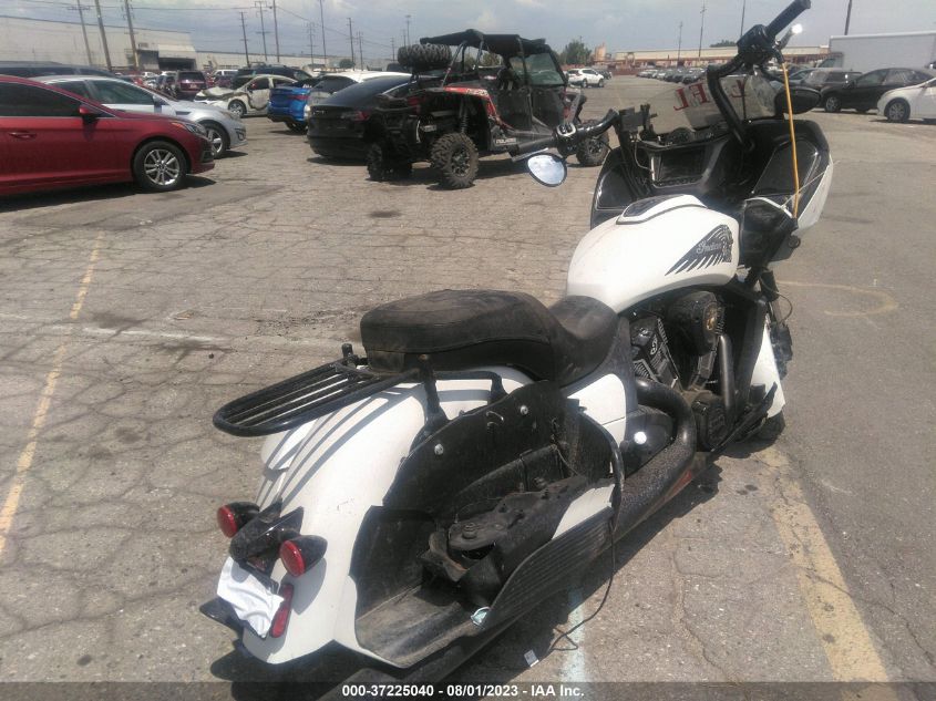 2020 INDIAN MOTORCYCLE CO. CHALLENGER DARK HORSE 56KLCDRR8L3392316