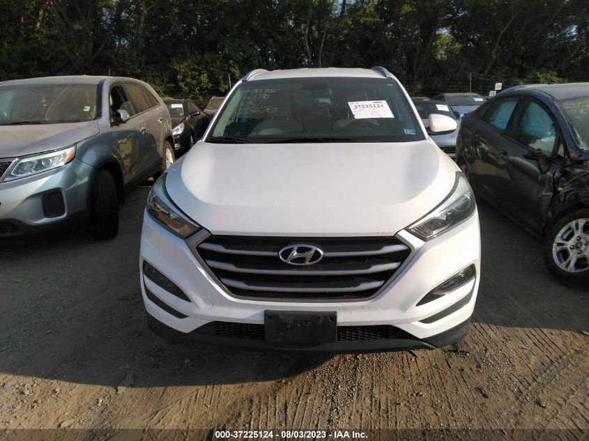 2017 HYUNDAI TUCSON SE - KM8J33A41HU295690