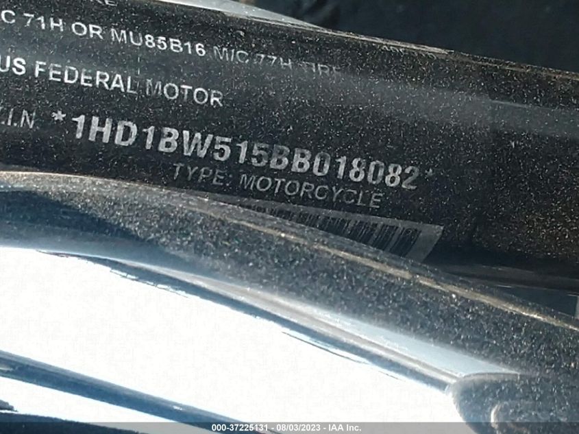 2011 HARLEY-DAVIDSON FLSTC - 1HD1BW515BB018082