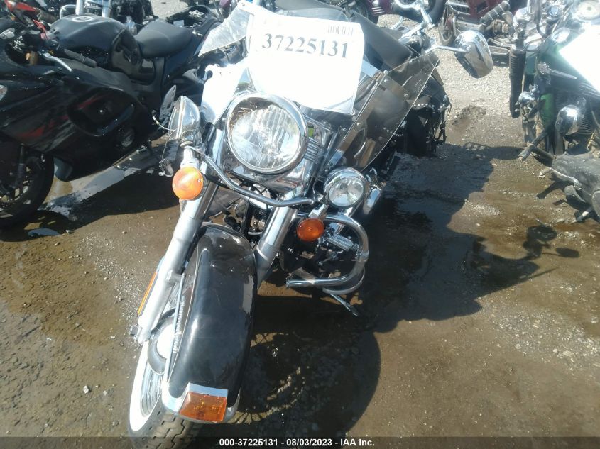 2011 HARLEY-DAVIDSON FLSTC - 1HD1BW515BB018082