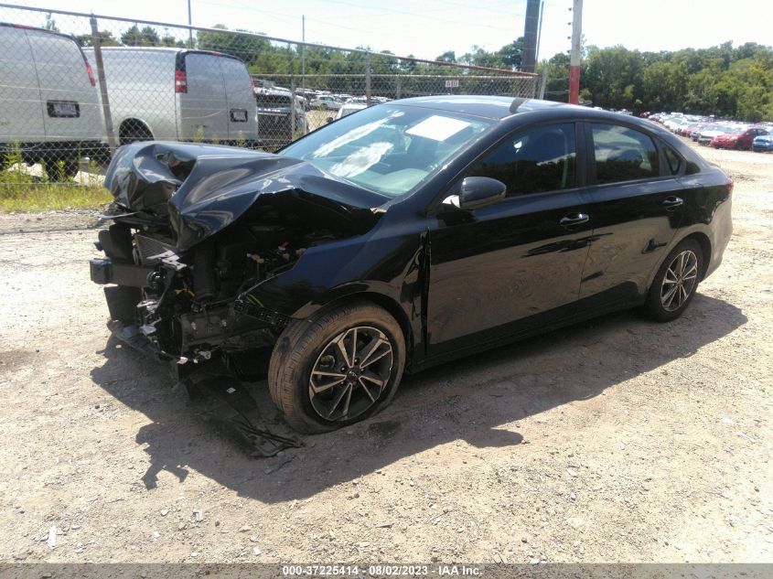 3KPF24AD5PE520306 Kia Forte LXS 2