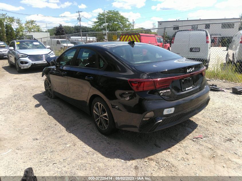 3KPF24AD5PE520306 Kia Forte LXS 3