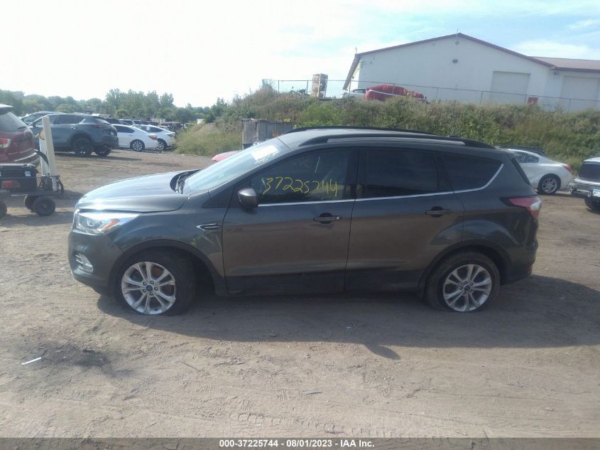 2017 FORD ESCAPE SE - 1FMCU9G95HUC42972