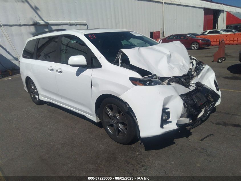 2018 TOYOTA SIENNA SE - 5TDXZ3DC2JS942303