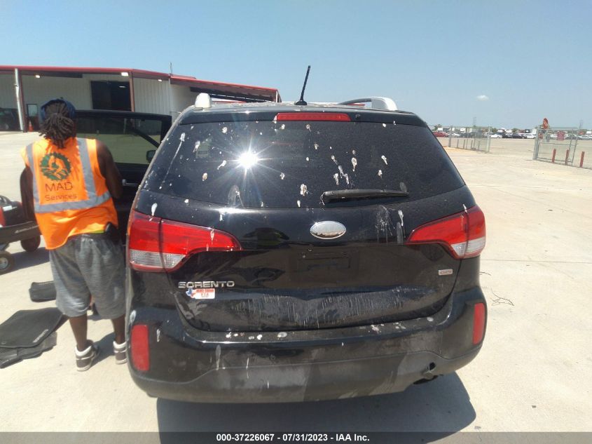2014 KIA SORENTO LX - 5XYKT3A65EG464892