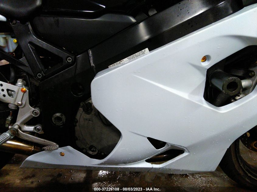 2004 SUZUKI GSX-R600 K - JS1GN7CA642103604