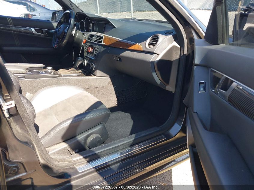 2013 MERCEDES-BENZ C-CLASS C 63 AMG - WDDGF7HB1DA873077