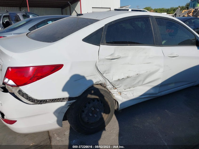 VIN KMHCT4AE1HU366572 2017 HYUNDAI ACCENT SE