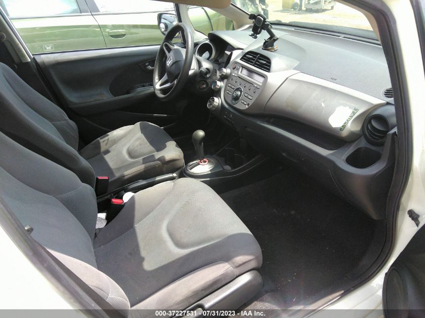 2013 HONDA FIT - JHMGE8H38DC061127