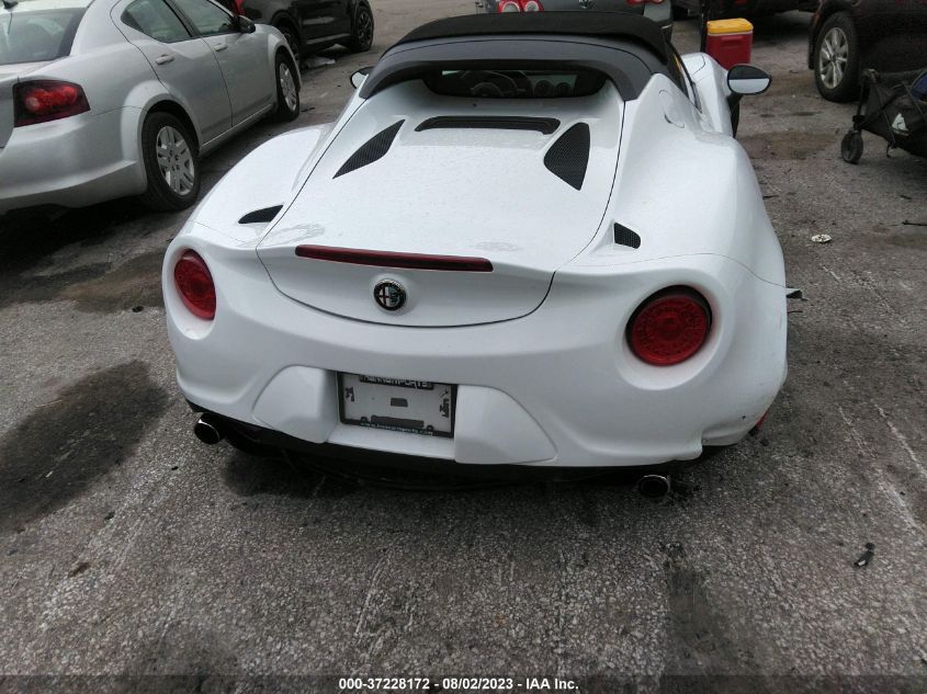 2016 ALFA ROMEO 4C SPIDER - ZARBAAB45GM181312