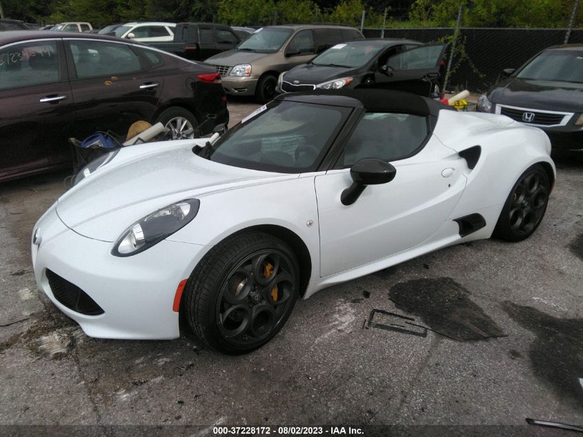 2016 ALFA ROMEO 4C SPIDER - ZARBAAB45GM181312
