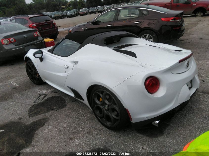 2016 ALFA ROMEO 4C SPIDER - ZARBAAB45GM181312