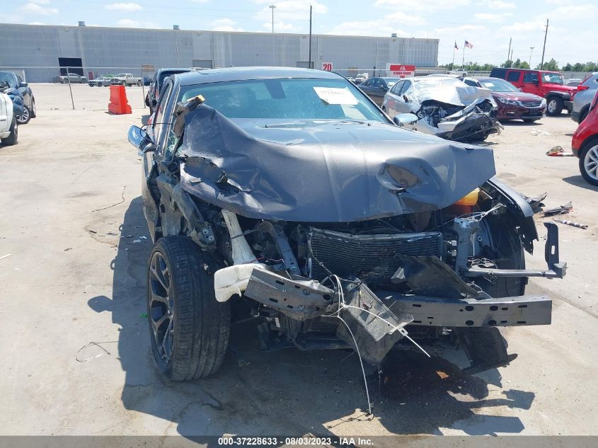2019 CHRYSLER 300 LIMITED - 2C3CCAEG6KH585900