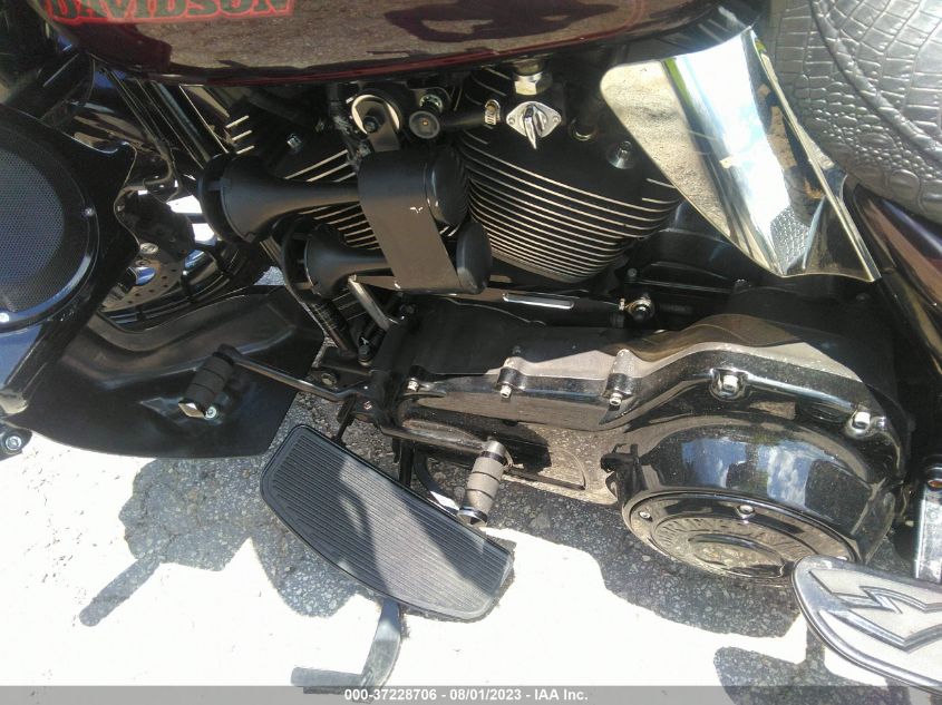 2005 HARLEY-DAVIDSON FLHT - 1HD1DDV135Y685913