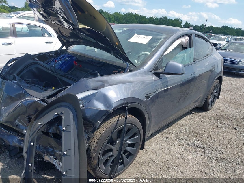VIN 7SAYGAEE8NF468921 2022 TESLA MODEL Y LONG RANGE