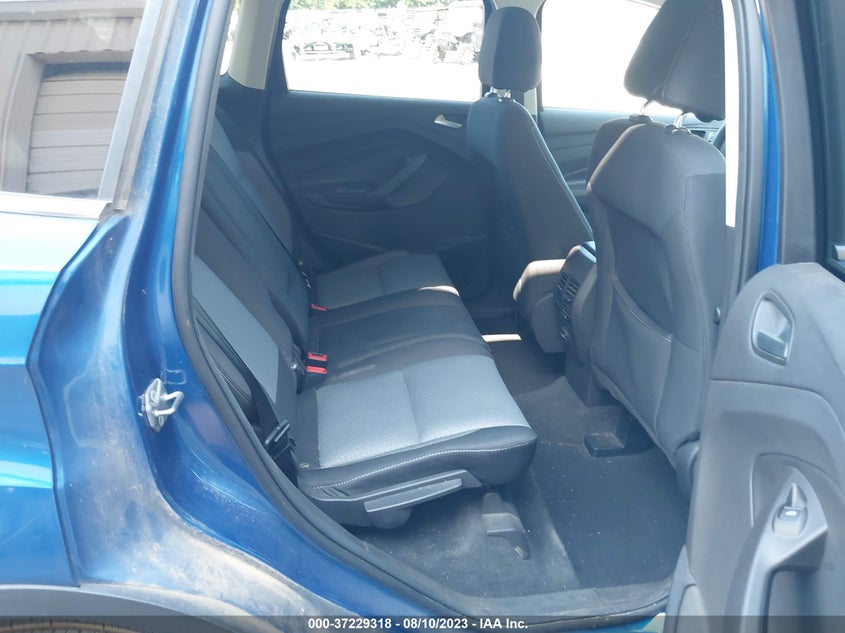 VIN 1FMCU0GD9HUC55482 2017 FORD ESCAPE SE