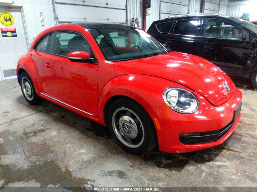 2013 VOLKSWAGEN BEETLE COUPE 2.5L W/SUN - 3VWJX7AT5DM612440