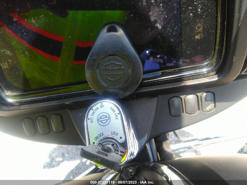 2020 HARLEY-DAVIDSON FLHX - 1HD1KBC15LB647189